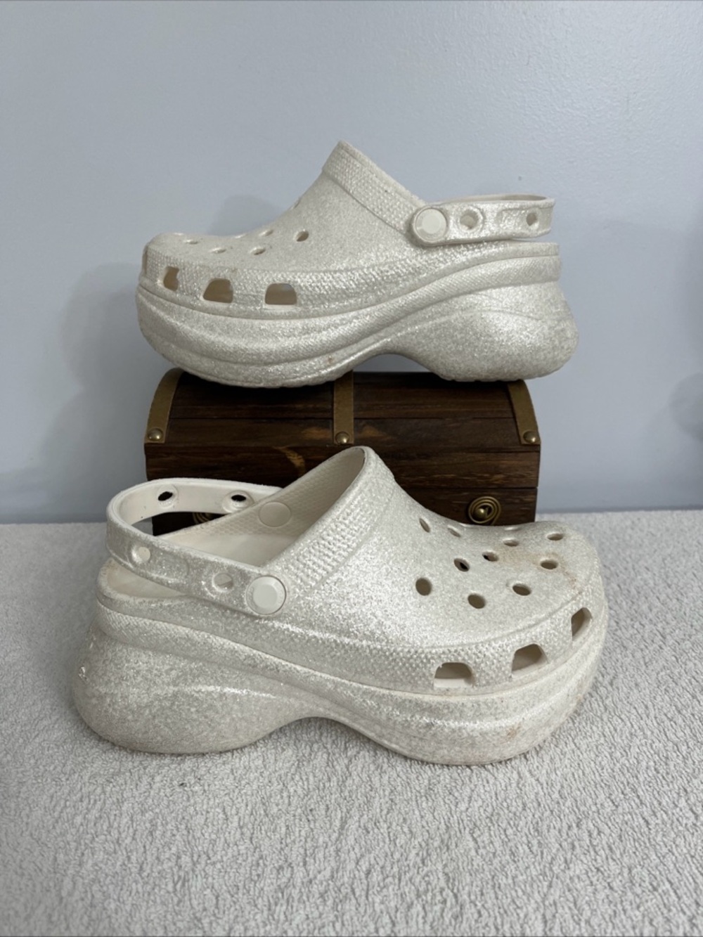 Crocs Classic Platform Glitter Clog Chalk/Ivory Women Size 6 Slip On Sandal Shoe
